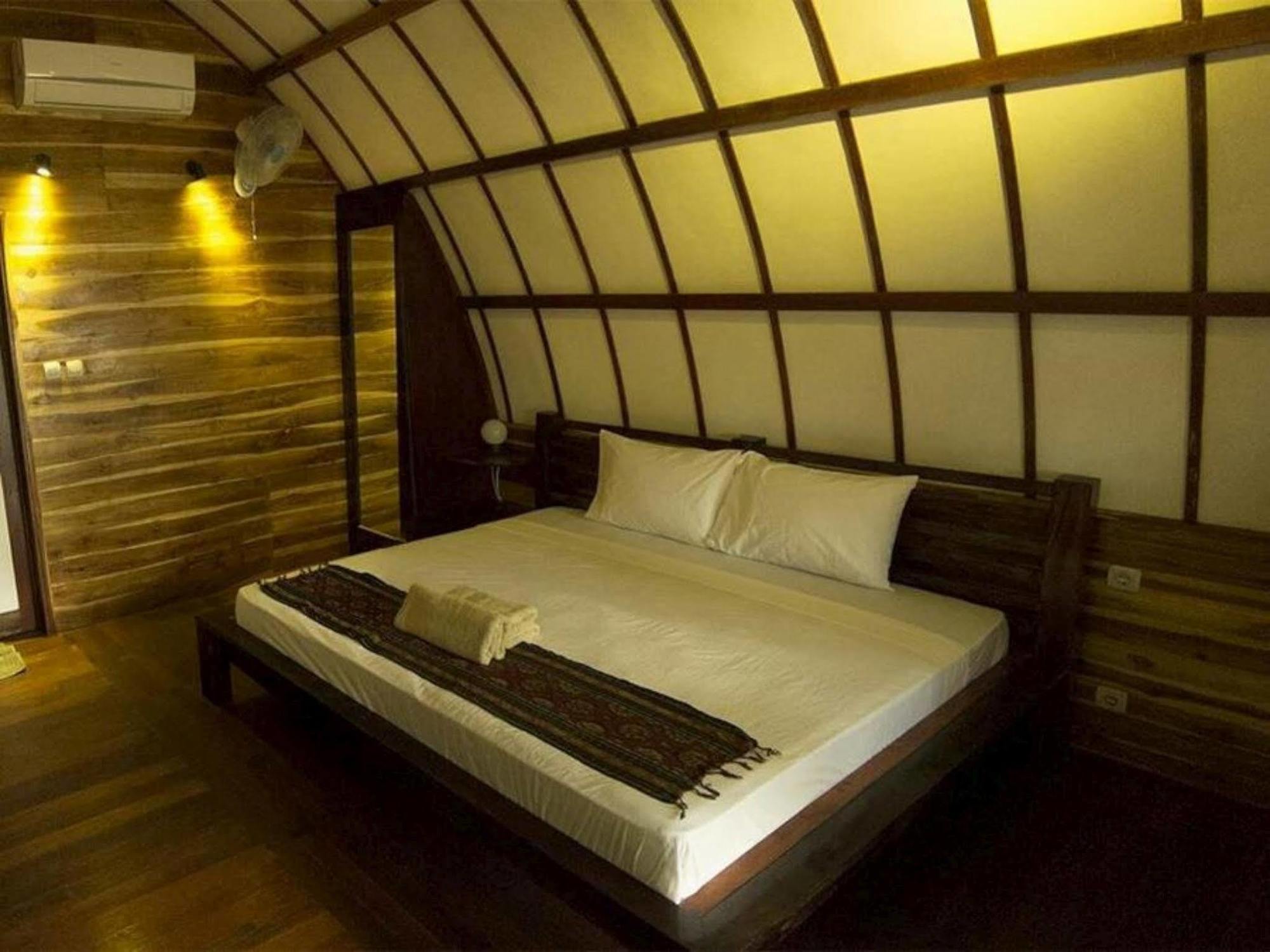 คอตตอนทรี คอตเทจ Hotel กีลีตราวางัน ภายนอก รูปภาพ